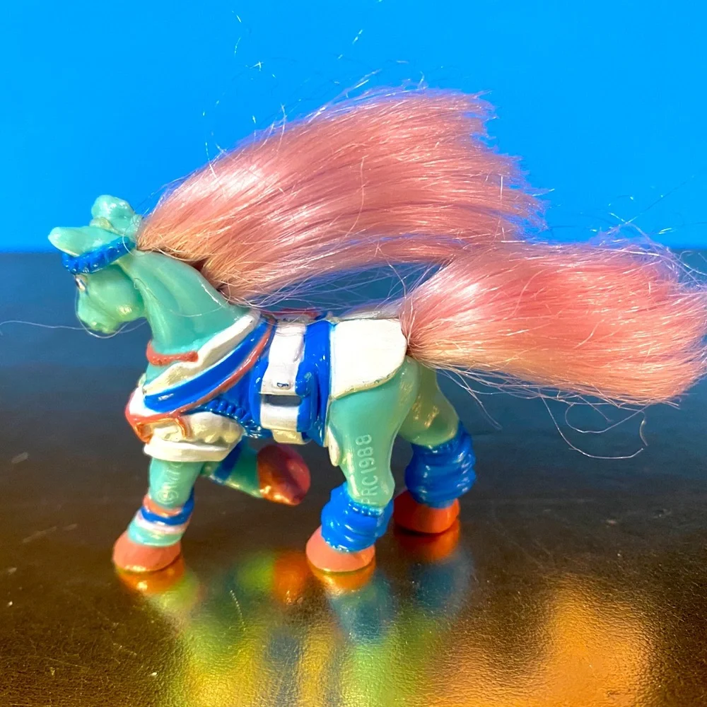 LITTLE BEAUTIES VTG 1991 WORKOUT GIRL MINIATURE PONY PARTY FAVOR TOYS R US 2”